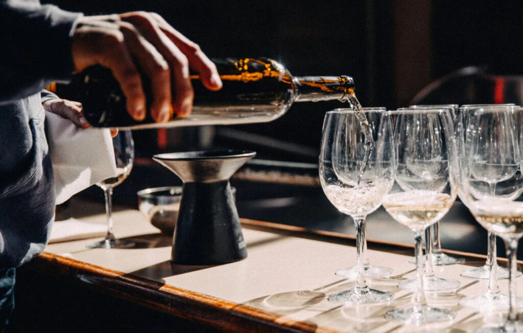 Istoria fascinantă a vinului american și cum au bătut produsele din California renumiții viticultori francezi