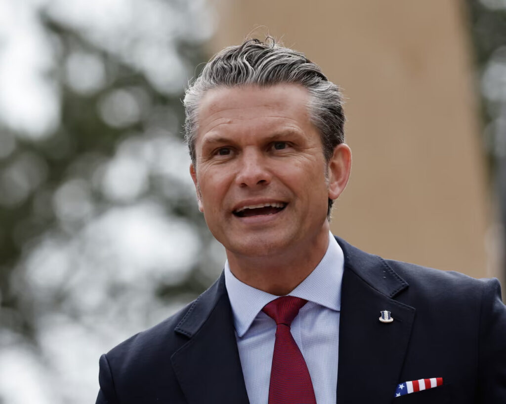 Discursul care a șocat Normandia. Hegseth acuzat că a transformat comemorarea Zilei Z într-un atac la adresa Europei