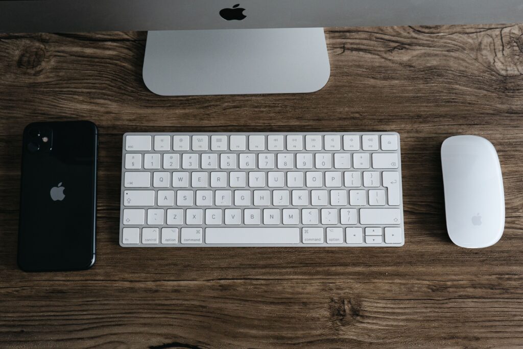 UE și Apple, în conflict pe tema inteligenței artificiale. De ce noul Siri AI nu ajunge încă în Europa