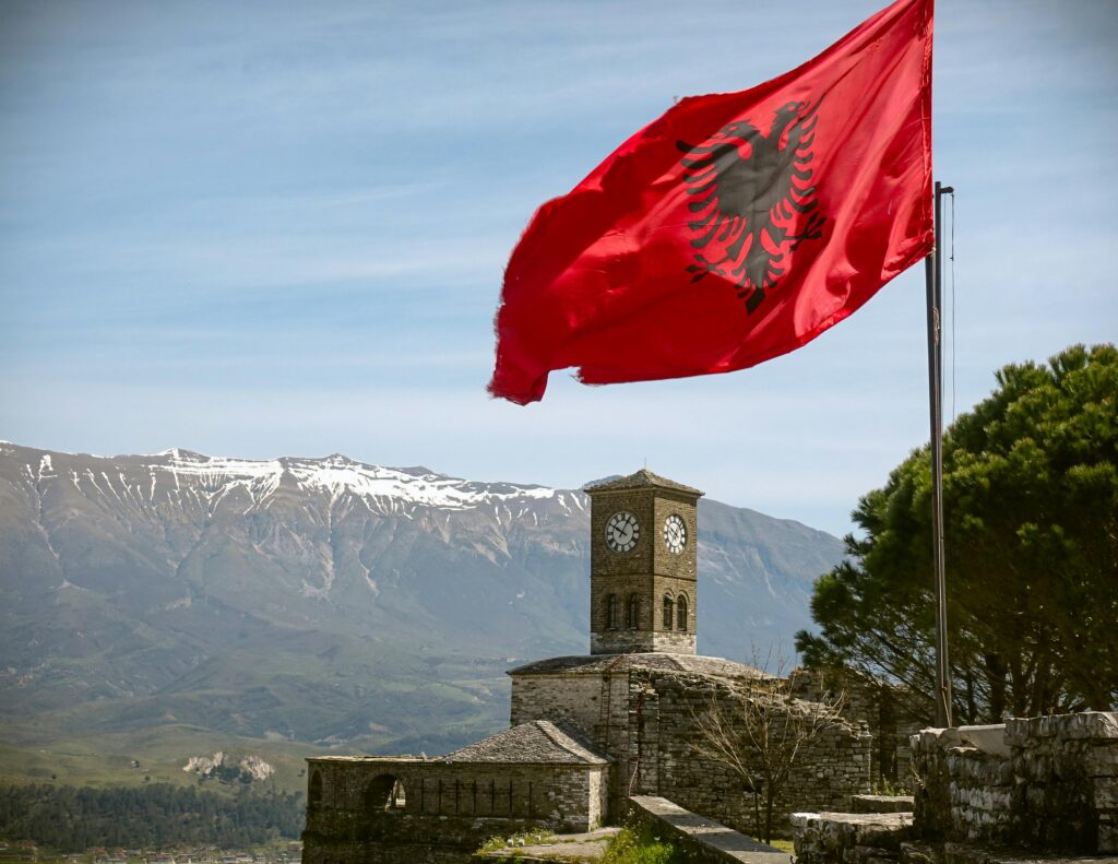 Albania între investiții de miliarde și proteste de stradă. De ce proiectul lui Jared Kushner a devenit un test pentru democrația țării