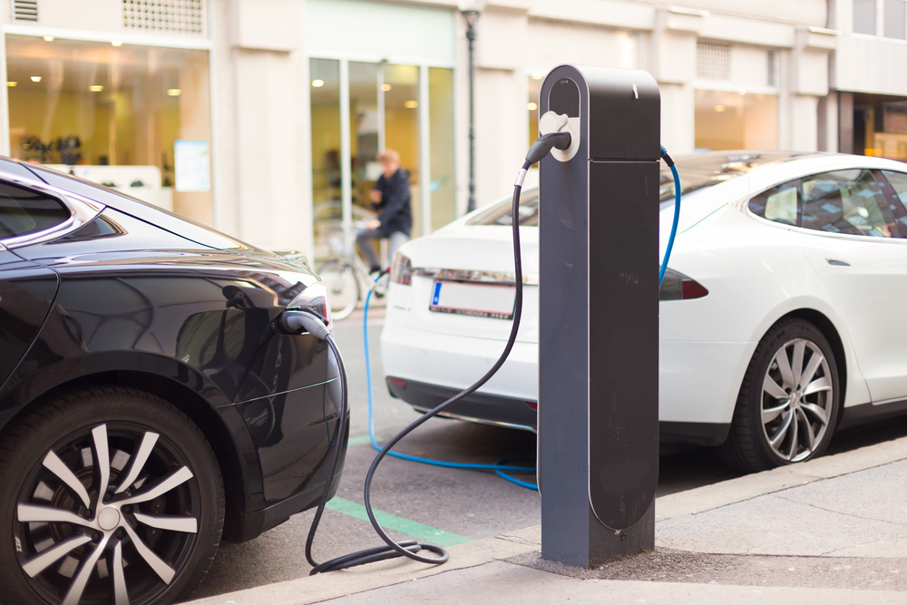 Mașinile electrice sunt încă la început de drum. Un salt tehnologic ar putea aduce beneficii și celor care nu vor conduce niciodată un EV 
