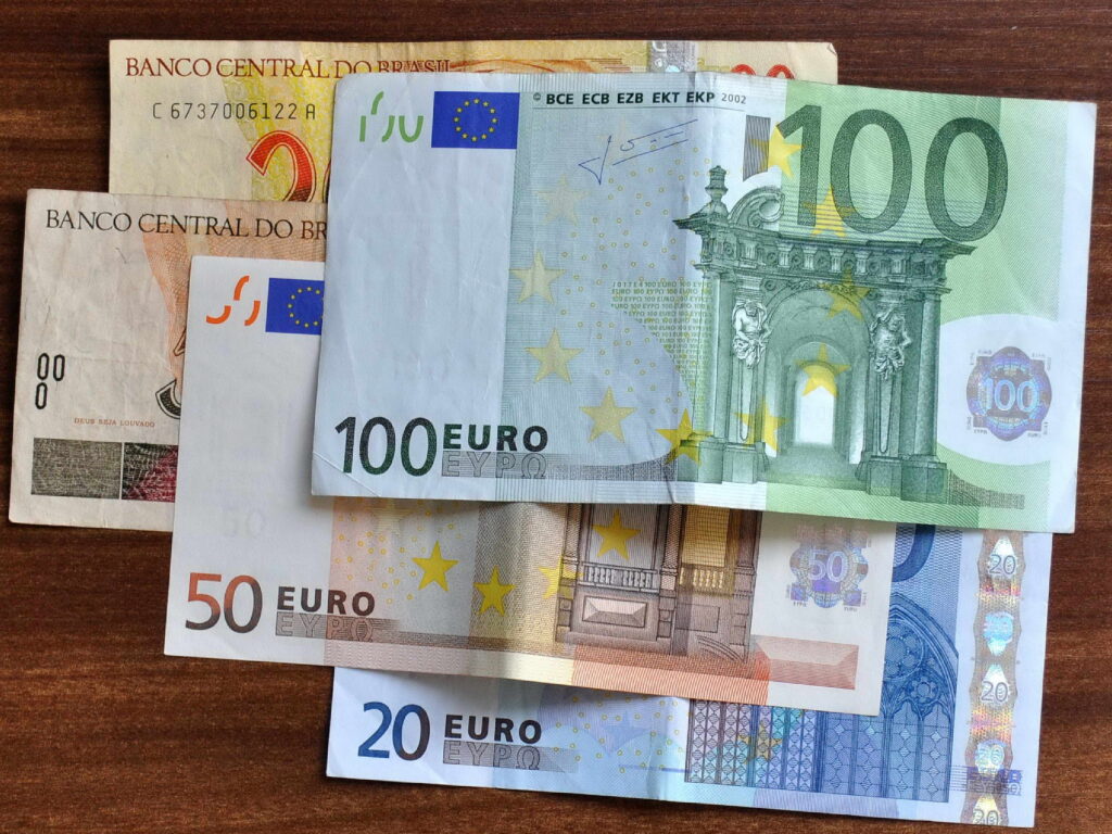 BCE își schimbă discursul și avertizează asupra riscului unei inflații persistente