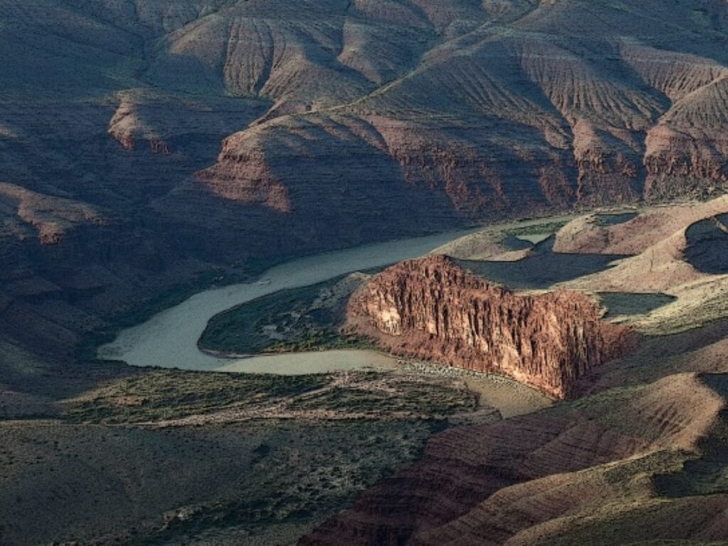 „Este îngrozitor”: Râul Colorado, o sursă vitală pentru șapte state americane, seacă chiar de la sursă