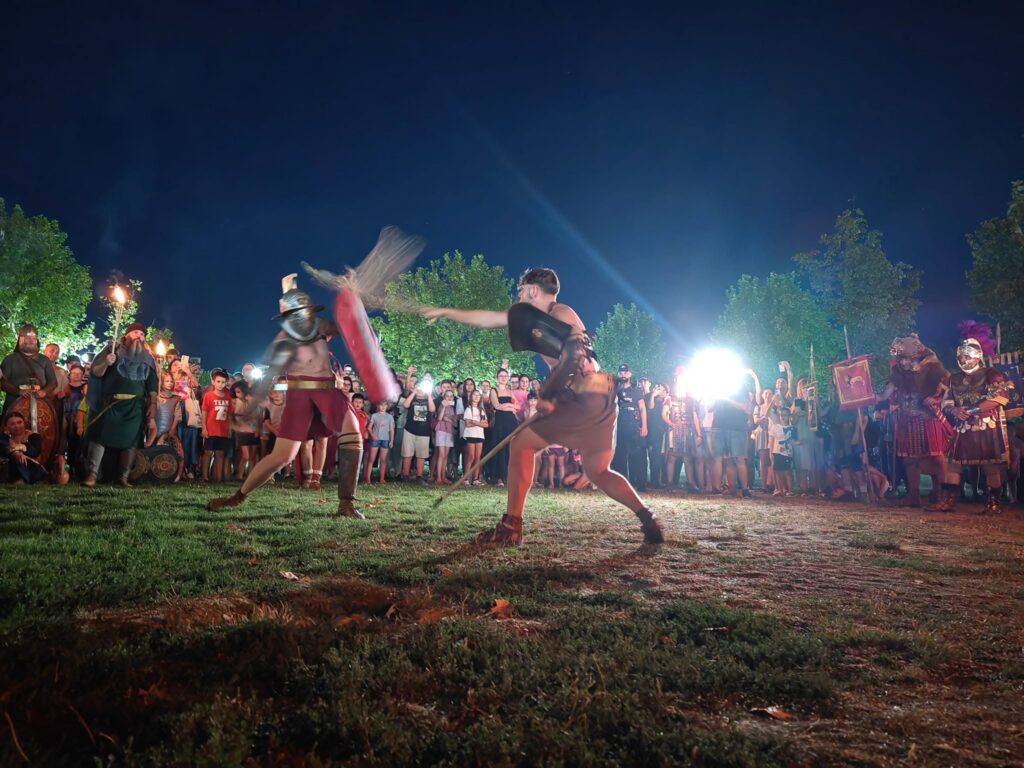 Cascadori specialişti în reenactment vin la festival (sursa: Facebook/Romvla Fest)