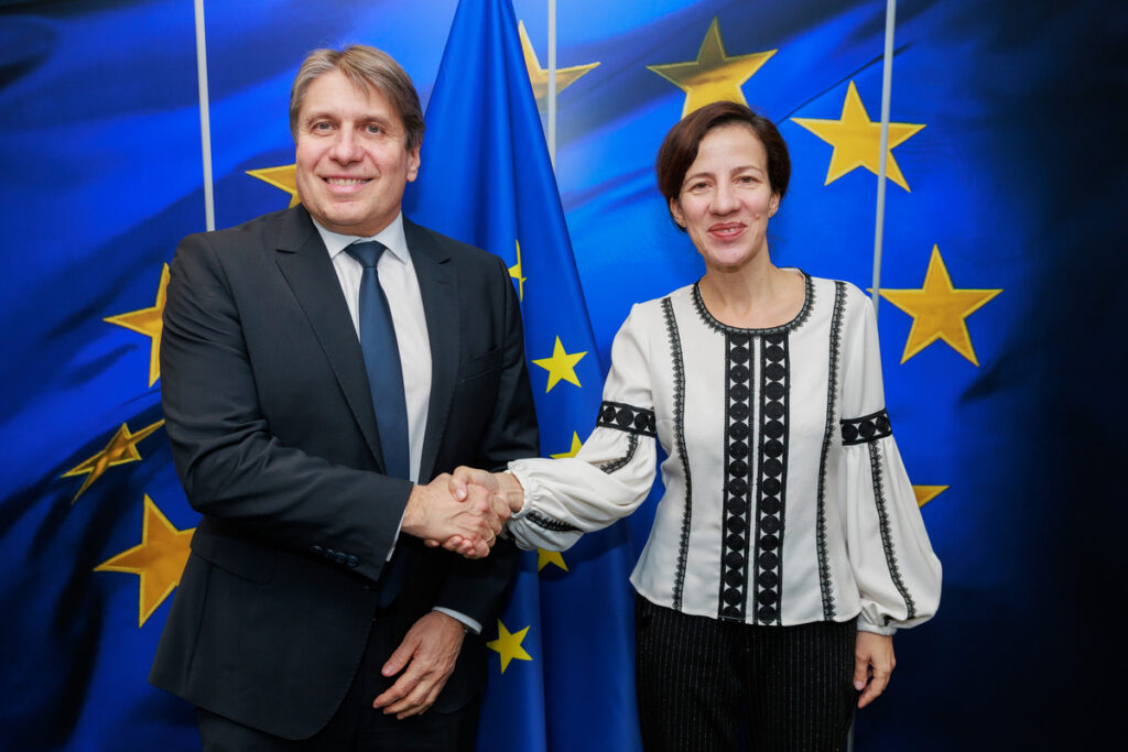 Roxana Mînzatu, românca de la Comisia Europeană, transmite un avertisment dur. Sute de mii de locuri de muncă din UE ar putea dispărea