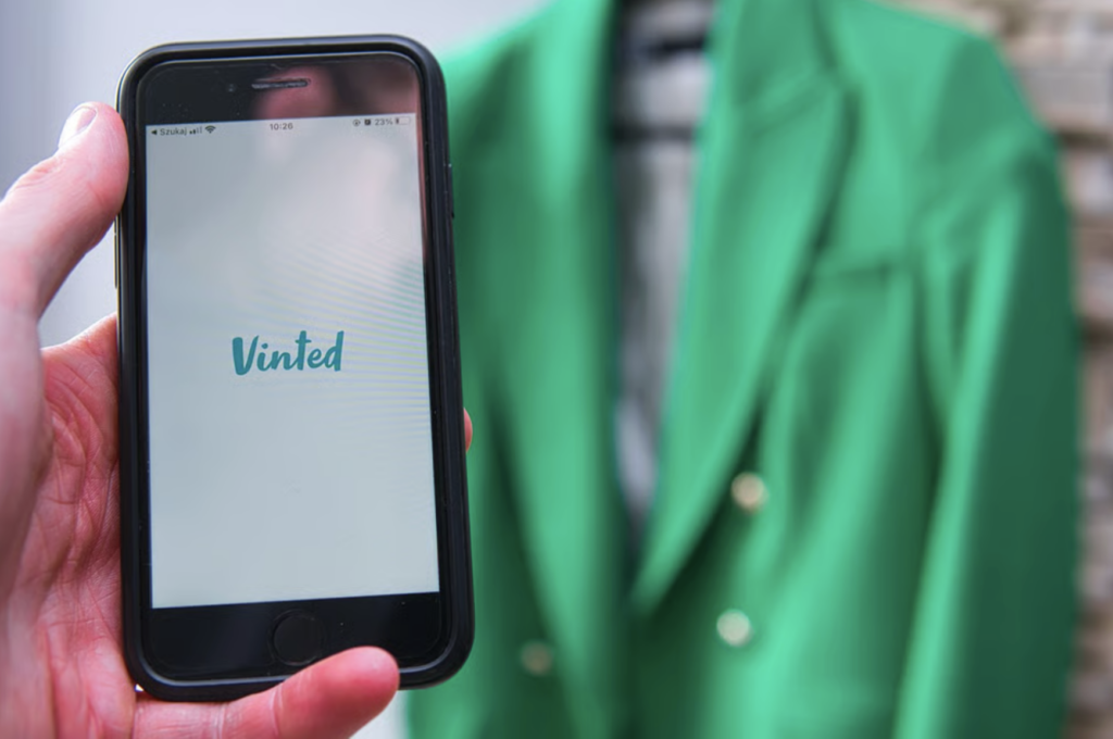 Anunțurile bizare de pe Vinted provoacă panică online. Utilizatorii cer explicații după apariția unor postări suspecte