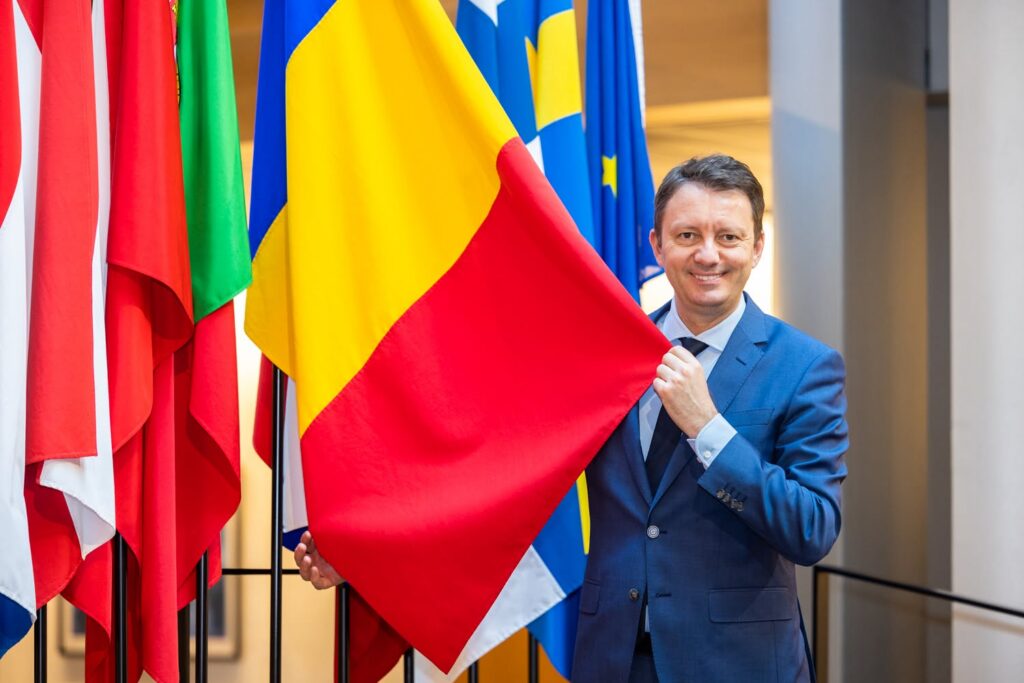 Cine este Siegfried Mureșan, premierul propus de PNL, USR și UDMR. Intrat în politică în partidul condus de Elena Udrea și devenit unul dintre cei mai influenți români la Bruxelles
