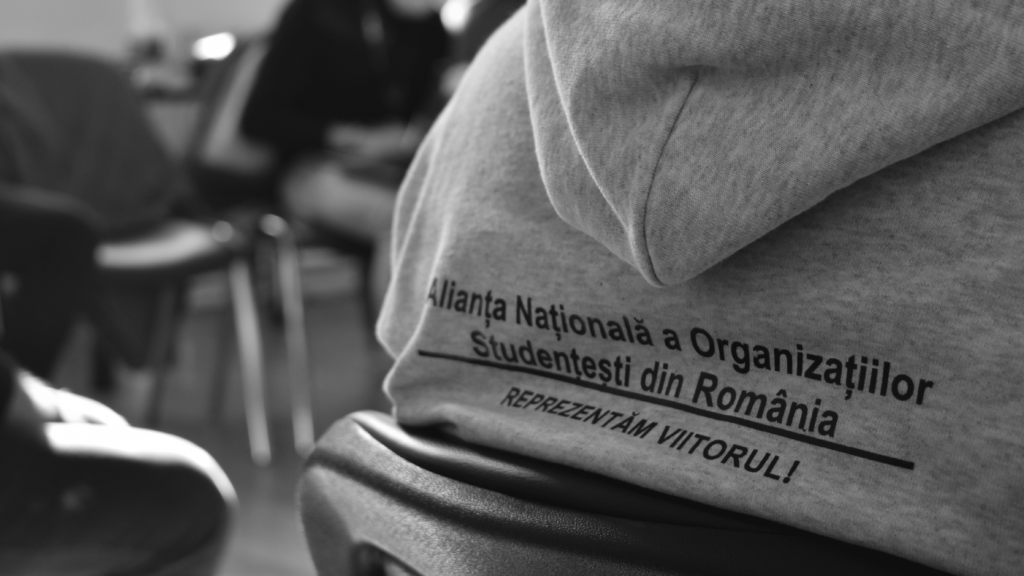 ANOSR cere interzicerea politicienilor la conducerea universităților după cazul celor 220 de studenți înscriși în PSD
