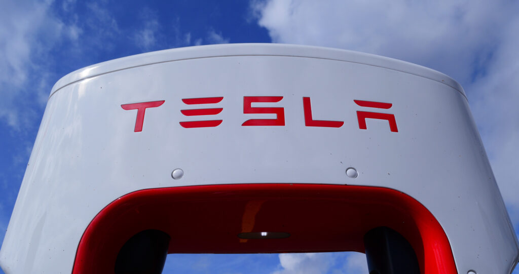 Mii de oameni dau în judecată Tesla în Olanda. Promisiunile nerespectate care au declanșat un proces colectiv