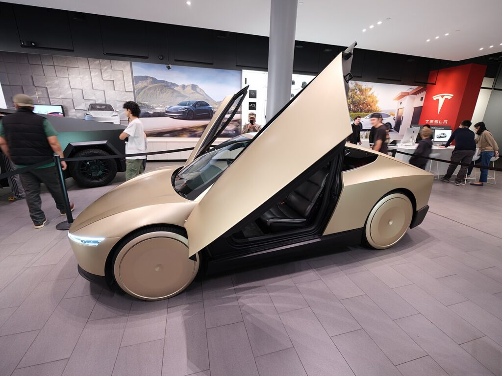 Tesla Cybercab, cea mai eficientă mașină electrică produsă vreodată de companie. Noile documente dezvăluie autonomia și greutatea vehiculului