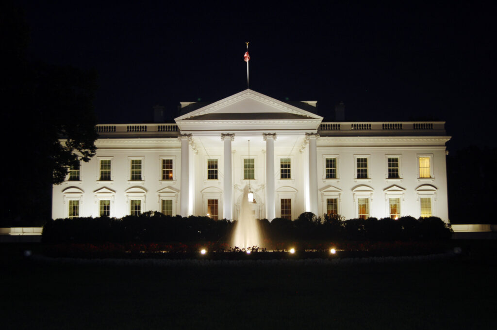 „Trump ar putea dărâma și Statuia Libertății”. Declarația Departamentului Justiției în apărarea sălii de bal de la Casa Albă