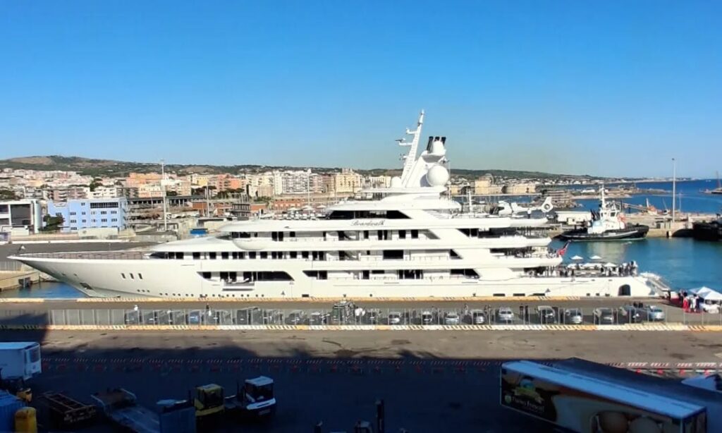 Ambasadorul miliardаr Fertitta a transformat turul personal pe iaht în Italia, în eveniment oficial al Ambasadei SUA