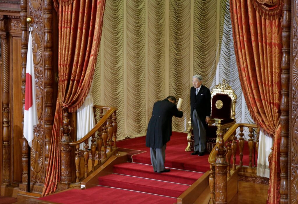 Japonia încearcă să salveze familia imperială. Noua lege nu le deschide femeilor drumul spre tron
