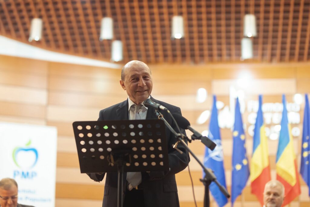 Traian Băsescu acuză un blocaj politic fără precedent: „Toți încalcă Constituția”