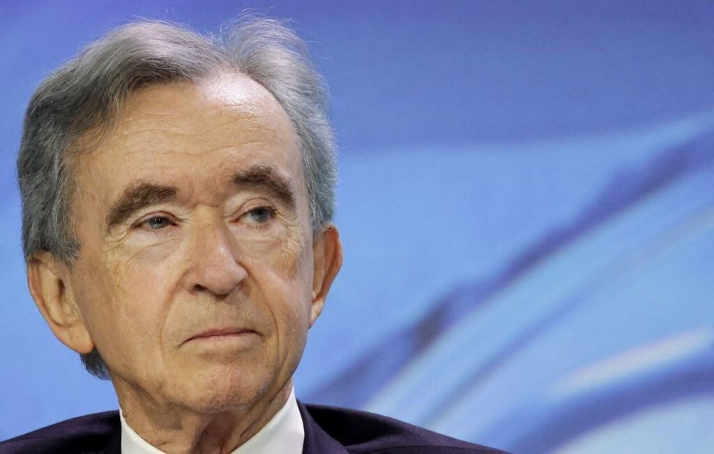 Bernard Arnault, cel mai bogat om din Franța, are restanțe la plata impozitelor. E obligat acum să plătească 22,5 milioane de euro