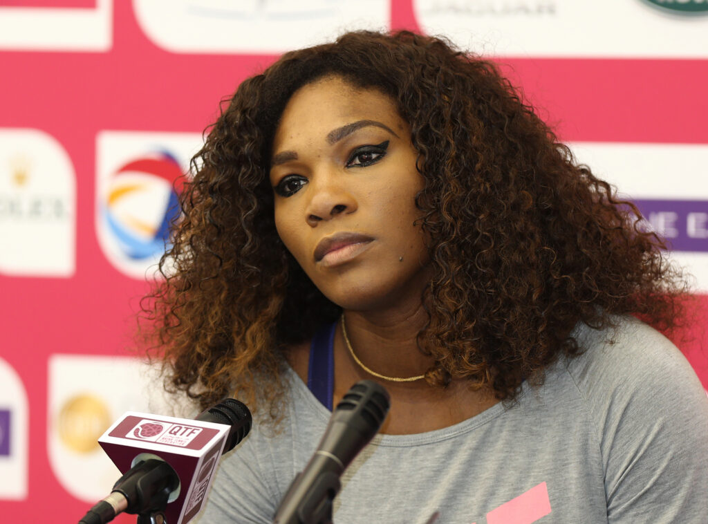 Accidentarea o oprește pe Serena Williams din proba de dublu de la Wimbledon
