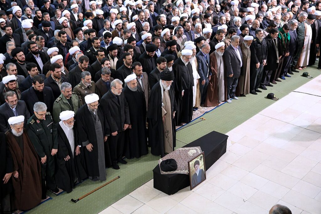 Iranul se pregătește pentru funeraliile lui Ali Khamenei. Ceremoniile vor dura cinci zile și se vor desfășura în Iran și Irak
