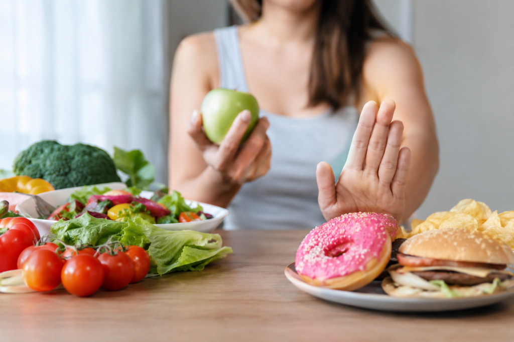 Mituri despre alimentația sănătoasă. Dietetician Alexandru: „Nu carbohidrații îngrașă și nici ora 18 nu este problema”