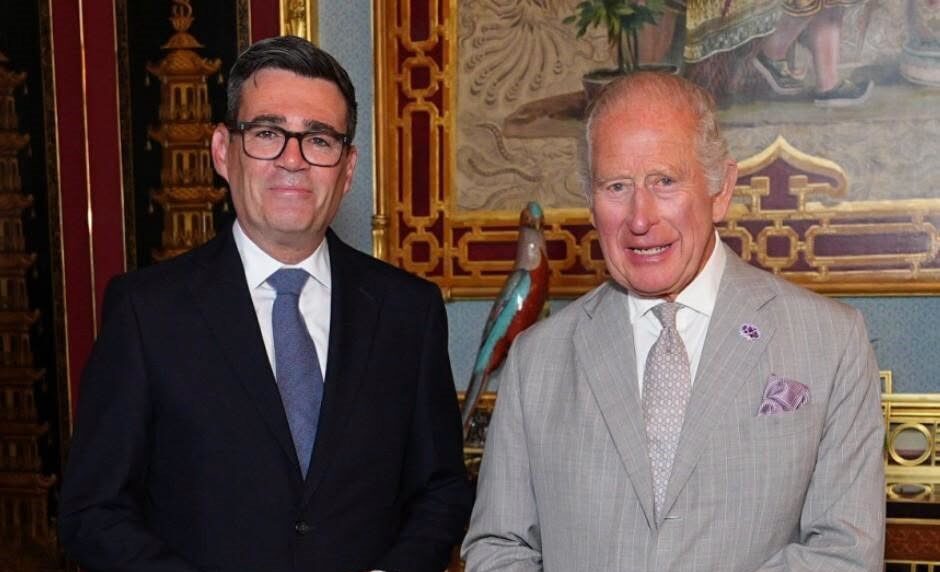 Andy Burnham și relația cu țara noastră. Cum i-a ajutat noul premier britanic pe românii din Regatul Unit