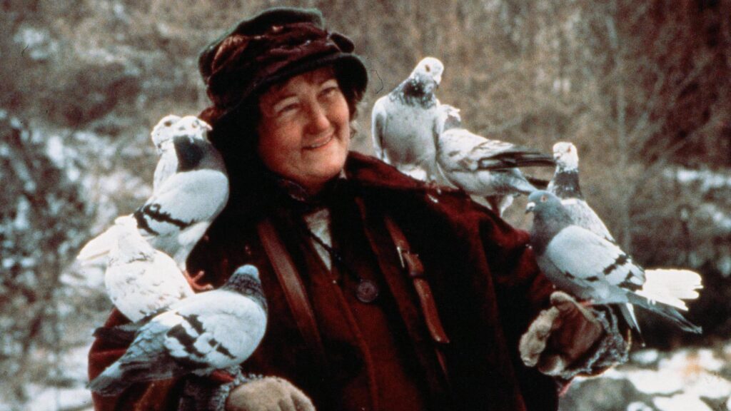 A murit Brenda Fricker, celebra doamnă cu porumbei din „Singur Acasă 2”. A fost prima actriță irlandeză premiată cu Oscar