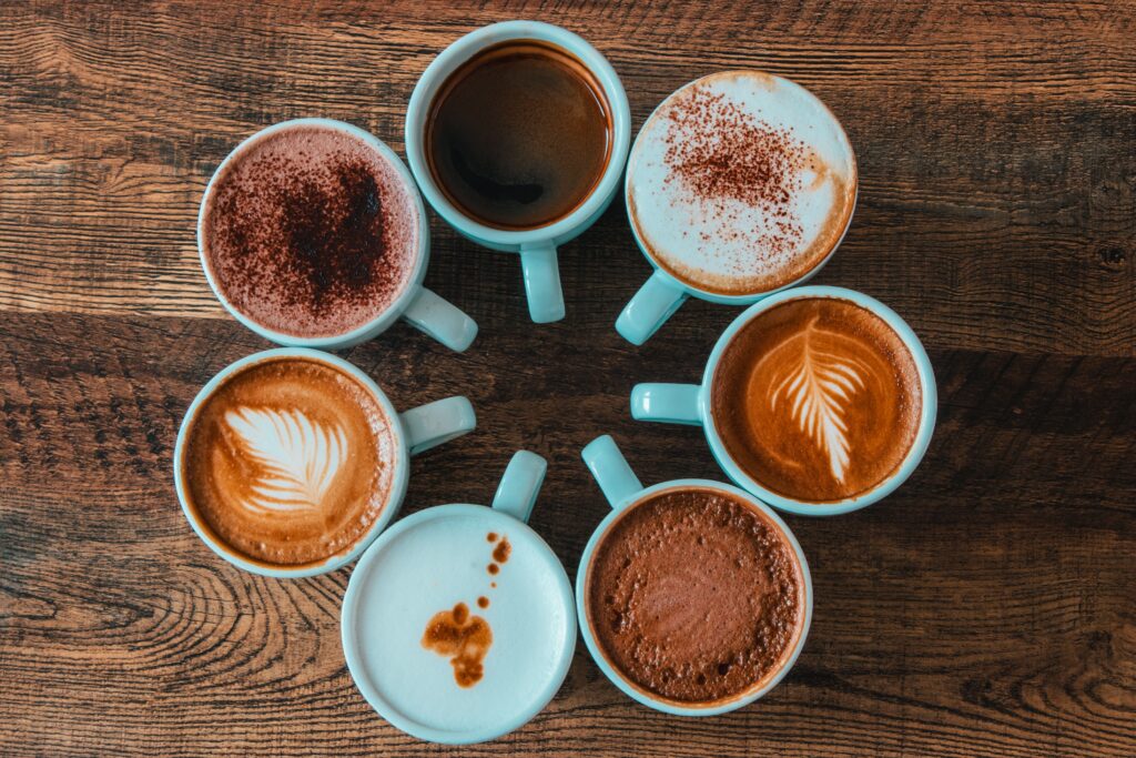 Câte cafele poți bea pe zi fără să-ți afecteze inima. Ce spune Asociația Americană a Inimii