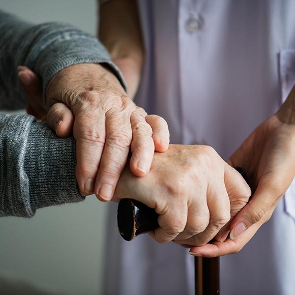 Nereguli grave descoperite în centrele sociale. Un centru pentru persoane cu dizabilități, amendat cu 80.000 de lei