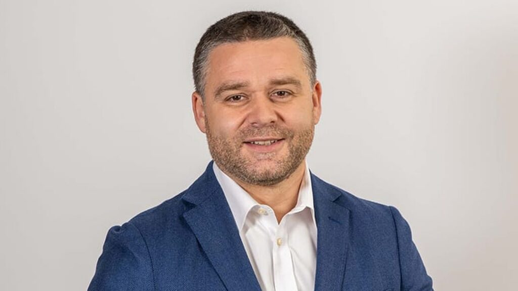Ciprian Ciucu poate părăsi țara. Tribunalul București i-a ridicat interdicția de a călători în Portugalia pentru concediu