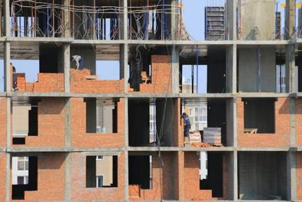 Reguli noi pentru românii care vor să își construiască case și dezvoltatori imobiliari. Codul urbanismului a fost votat în Camera Deputaților