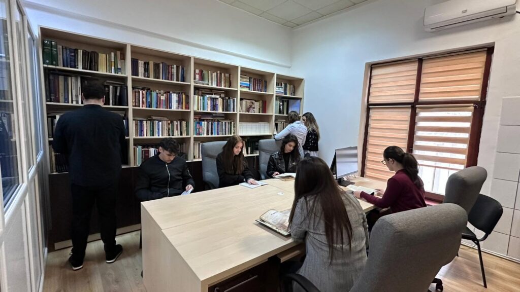 De la Litere la ASE, află care sunt facultățile bucureștene unde intri fără probă scrisă
