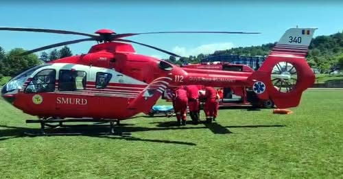 Dinamo II, lovită de tragedie. Accidentul de la Câmpulung s-a soldat cu o victimă și răniri grave, iar șoferul microbuzului a fost dus cu elicopterul la București
