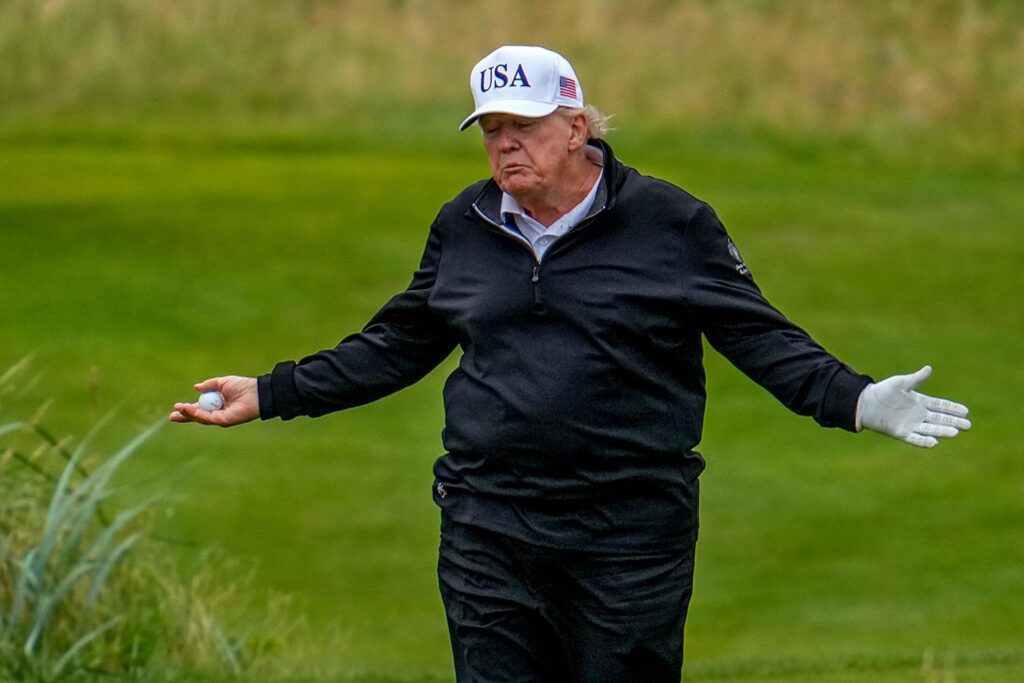 CNN: Imperiul financiar al lui Trump şi cum se intersectează profitul cu puterea, la Casa Albă