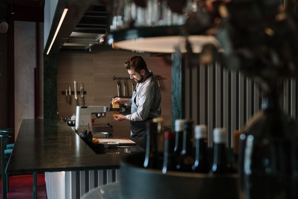 Viitorul muncii în HoReCa: venituri multiple, autonomie și program flexibil