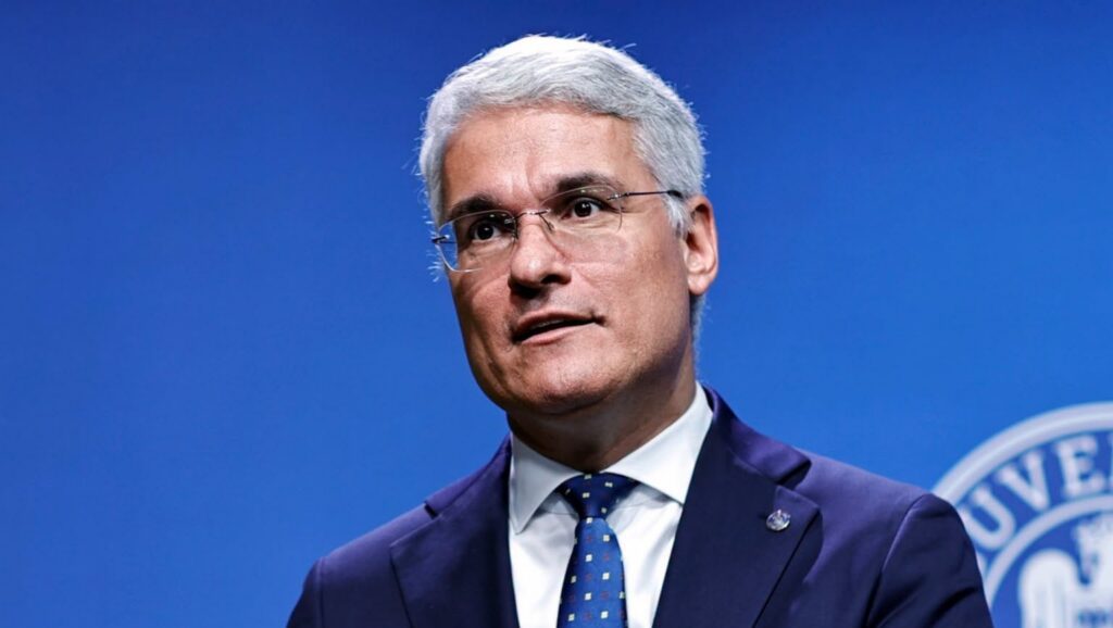 Guvernul amână votarea Legii Salarizării. Pîslaru: „Ne propunem să mai stăm două săptămâni pe acest subiect”