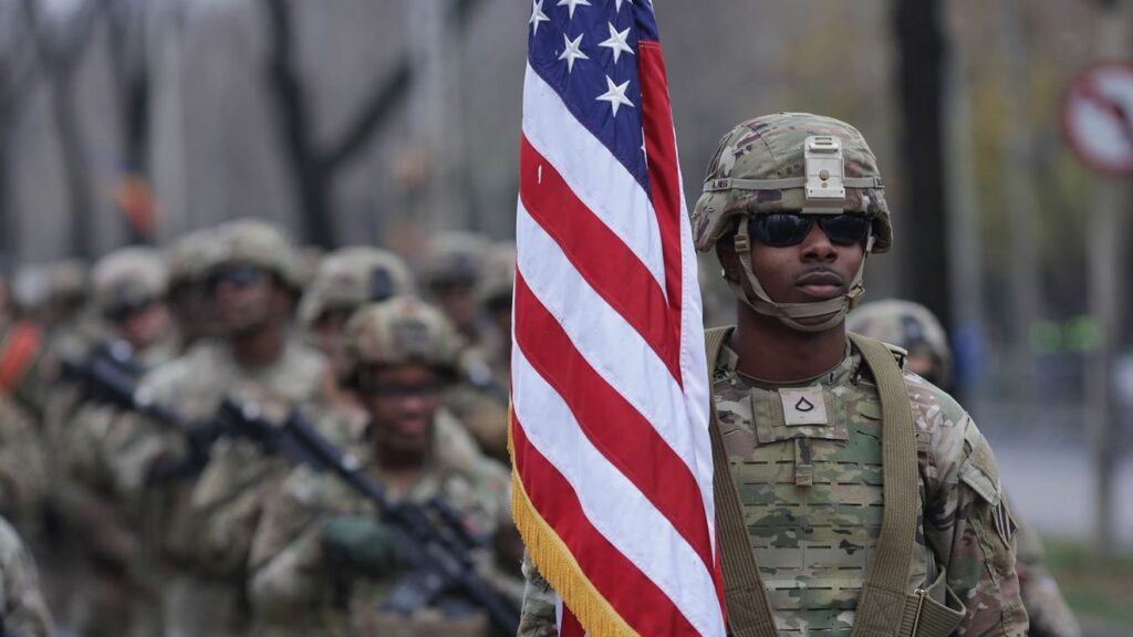 Reuters: Pentagonul analizează confiscarea telefoanelor militarilor americani după ce imagini online ar fi ajutat Iranul