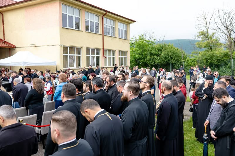 Ministerul Educației propune standarde naționale de evaluare care leagă notele la Religie de experiența personală din biserică