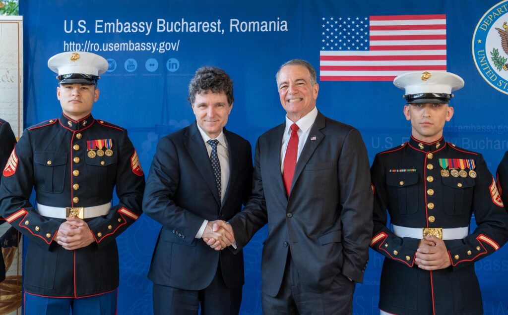 Nicușor Dan, editorial într-o publicaţie din SUA: „America merită mai mult decât recunoștință”