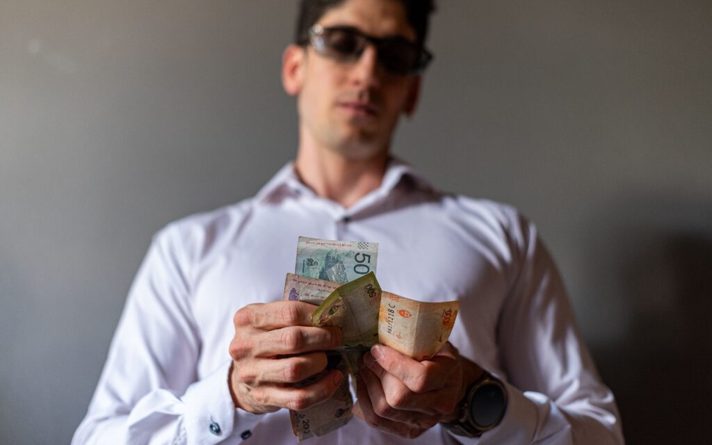 Directiva UE privind transparența salarială schimbă regulile pe piața muncii. Cum se pregătesc companiile și ce înseamnă pentru angajați