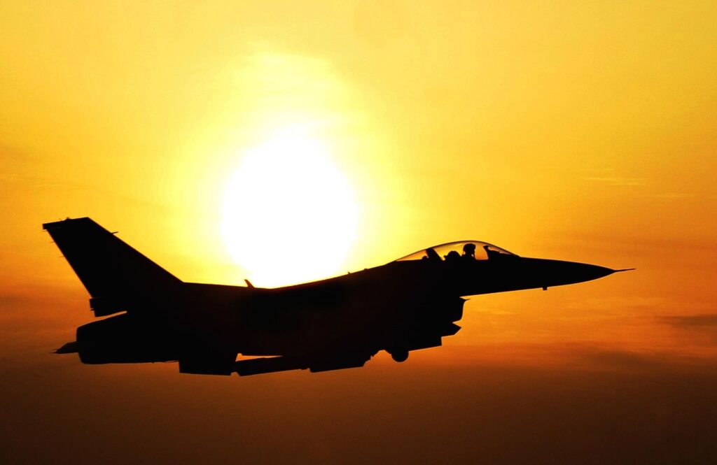 Marea Britanie, Italia și Japonia investesc 6,14 miliarde de dolari în viitorul avion de luptă