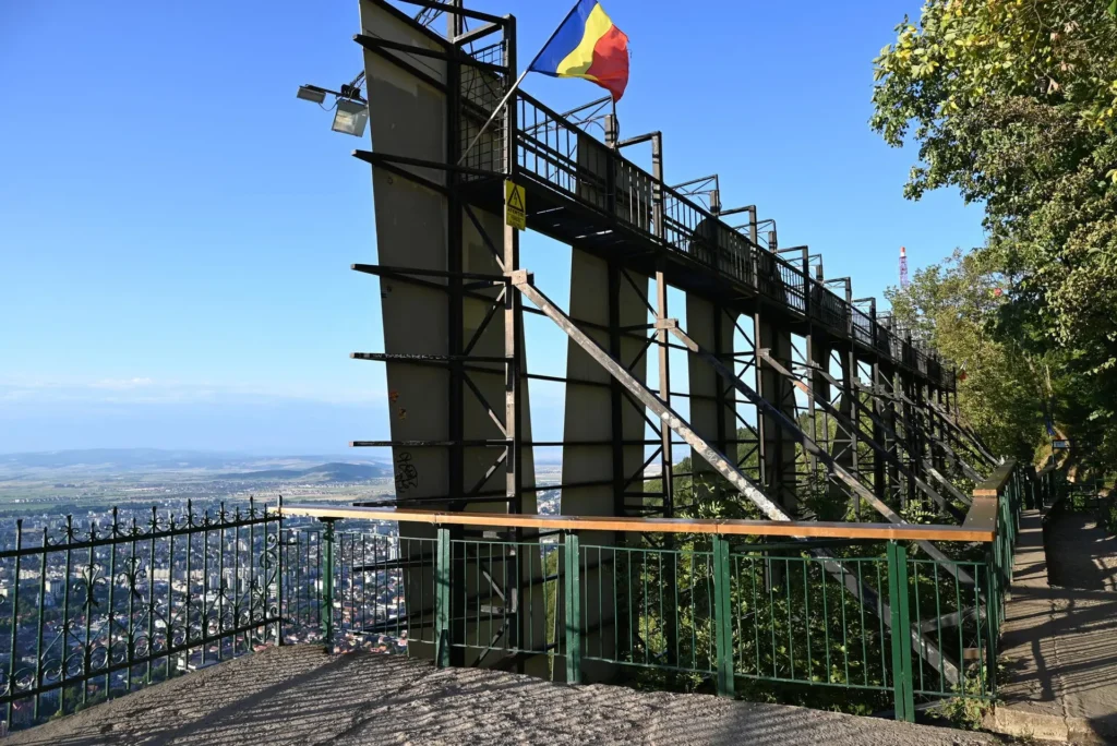 Platforma Belvedere de pe Tâmpa, închisă temporar din motive de siguranță. Ce trebuie să știe turiștii care ajung la Brașov