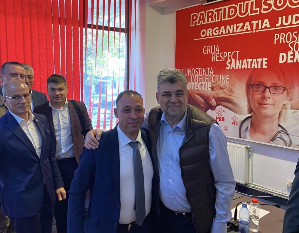 Cum a ajuns un primar din Ialomița să se dea singur în judecată pentru un salariu mai mare? Primăria tocmai cumpărase 4 scaune de masaj