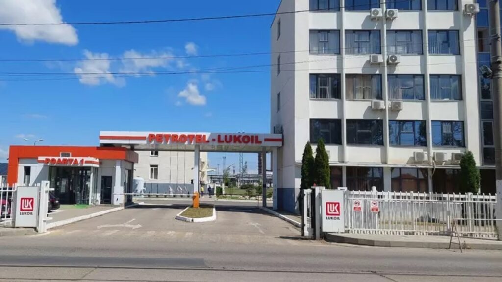 Contractorii Petrotel-Lukoil cer plata lucrărilor executate. Restanțele pun presiune pe companiile românești