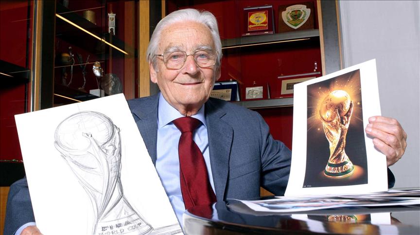 Povestea trofeului Cupei Mondiale FIFA. Sculptorul italian care a creat unul dintre cele mai cunoscute simboluri din sport