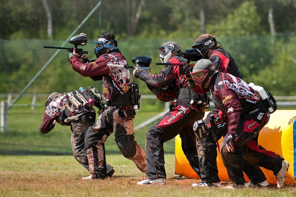 Cât costă să joci paintball. Tarifele pornesc de la 69 de lei