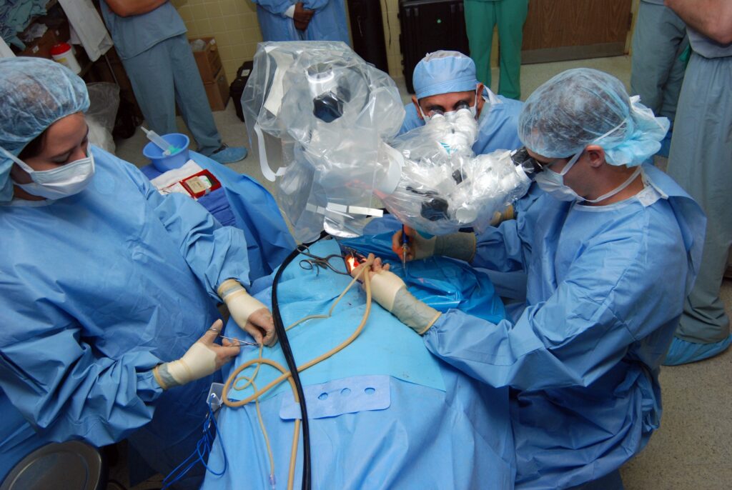 Premieră medicală. O dronă electrică a transportat cu succes organe pentru transplant