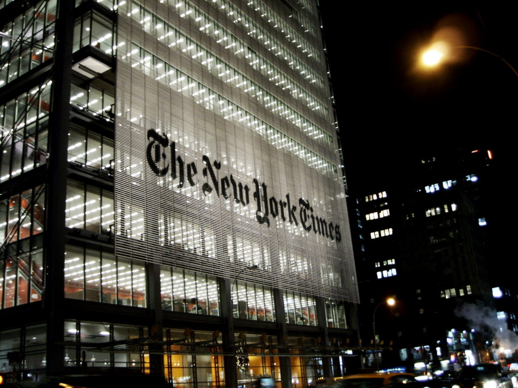 Război deschis cu presa: Jurnaliștii „New York Times”, citați de Departamentul de Justiție după secretele dezvăluite despre Air Force One