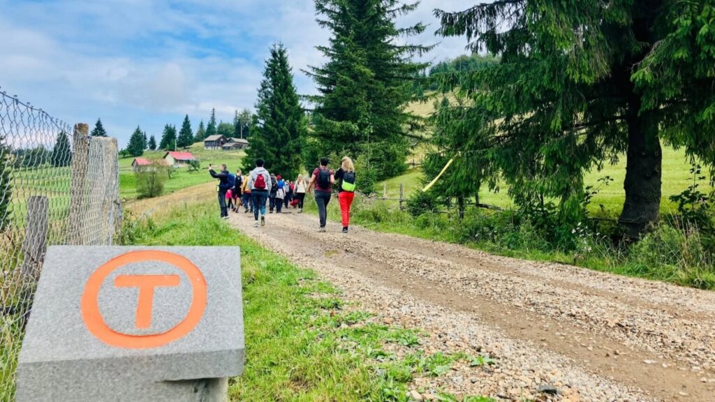 Cum s-a unit diaspora pentru a spriji comunitățile de pe traseul Via Transilvanica. Partea nevăzută a acestui Camino de Santiago românesc