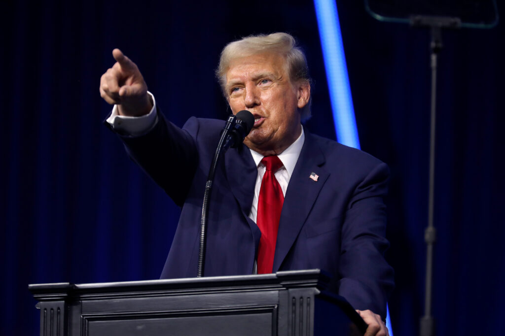 Escaladare în războiul comercial dintre SUA și Canada. Trump lovește cu tarife de 50%