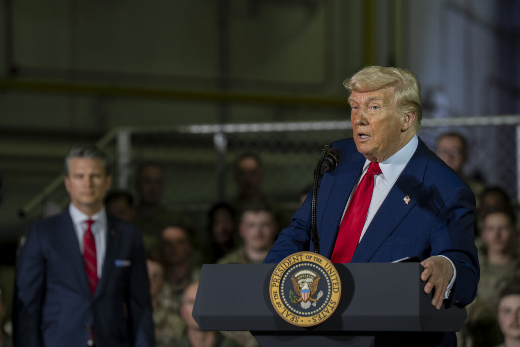 Trump i-a cerut explicații lui Pete Hegseth după ce a aflat de lipsa munițiilor. Deficitul de armament limitează opțiunile SUA în războiul cu Iranul