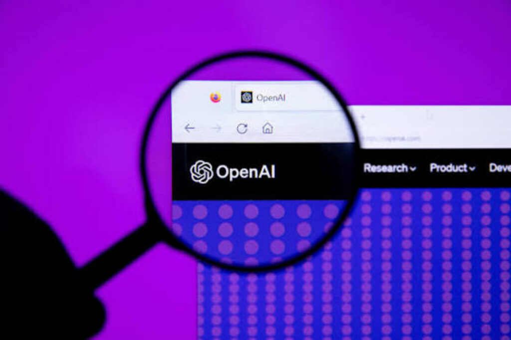 OpenAI caută drumul spre revenire. Cum încearcă Sam Altman să recupereze terenul în fața Anthropic