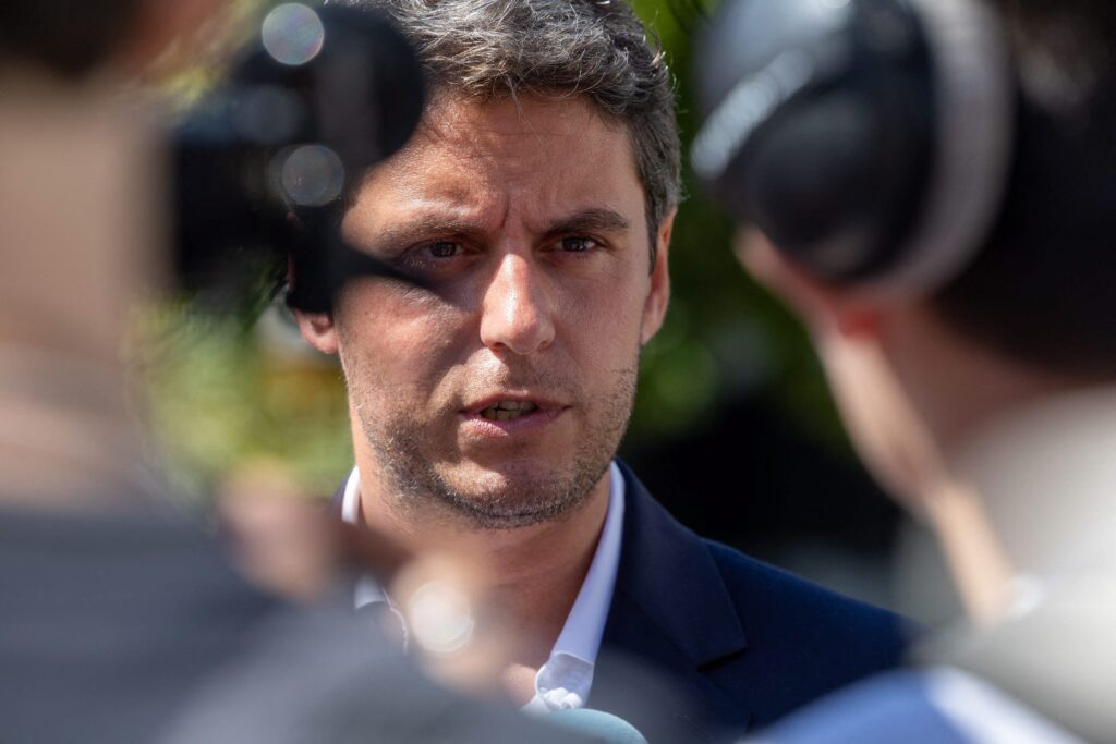 Politico: Fostul premier francez, Gabriel Attal, vizat de o campanie de dezinformare pro-rusă